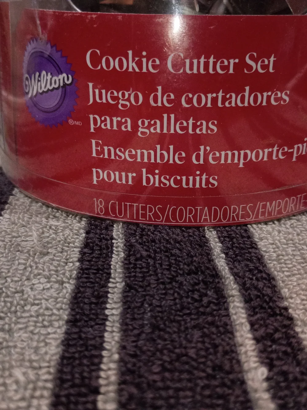 Wilton Red Holiday Cookie Cutter Set - 18-Piece